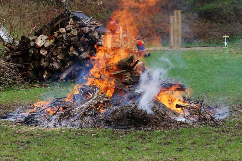 2017 04 15 Osterfeuer 01